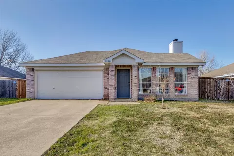 1138 Margie St, Burleson, TX 76028