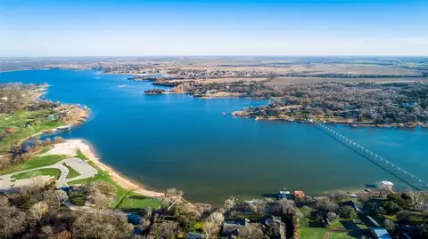 112 Homestead Ln, Waxahachie, TX 75165