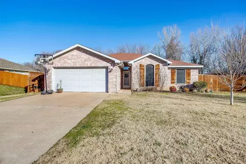 213 King Arthur Dr, Weatherford, TX 76086