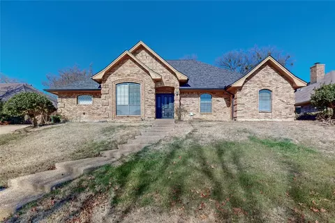 705 Bunker Hill Dr, Arlington, TX 76011