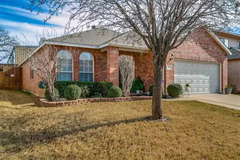 4004 Juniper Ct, Euless, TX 76040