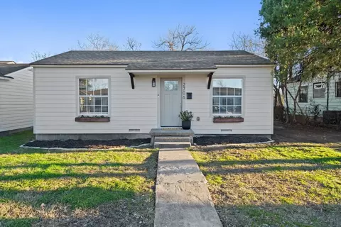 2706 Exeter Ave, Dallas, TX 75216