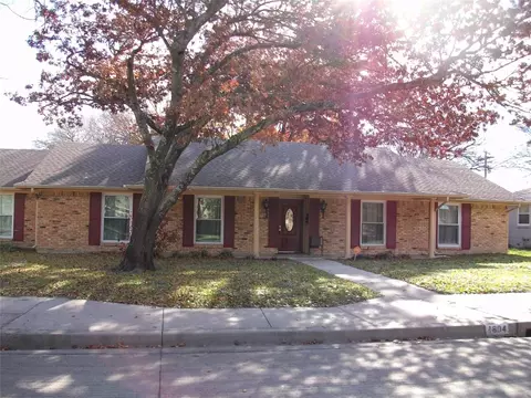 1804 Alexander Dr, Waxahachie, TX 75165