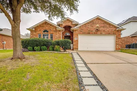 1117 Melrose Dr, Burleson, TX 76028
