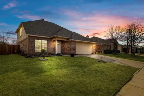 2500 Briar Forest Dr, Denton, TX 76210