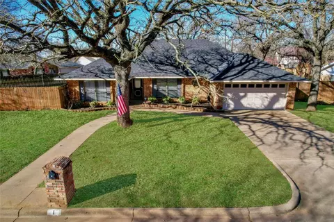 1 Greenbriar St, Mineral Wells, TX 76067