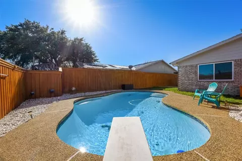 2826 White Gum Ln, Garland, TX 75044
