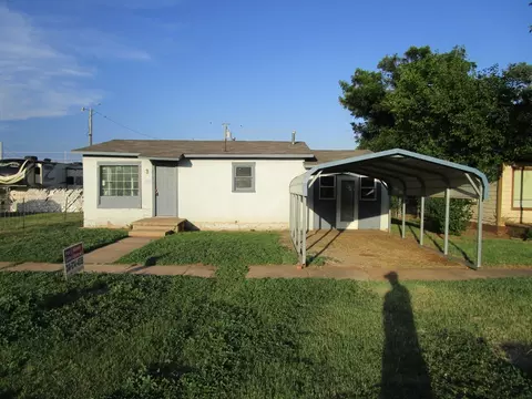 710 S 5th St, Memphis, TX 79245