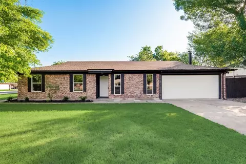 914 Childers Ave, Benbrook, TX 76126