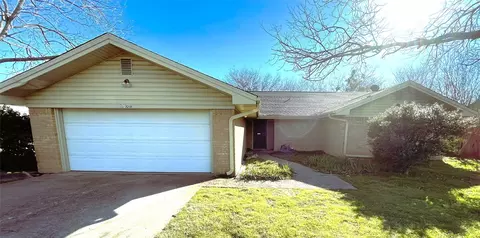 1201 Vivienne St, Weatherford, TX 76086