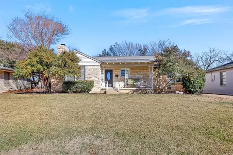 3933 Weyburn Dr, Fort Worth, TX 76109