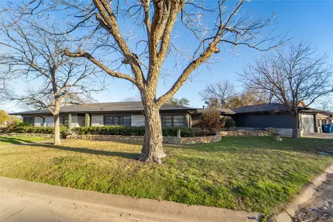 1409 W Elm St, Breckenridge, TX 76424