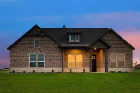 141 Range Ln, Decatur, TX 76234