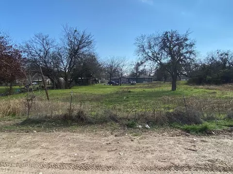 508 E College Ave, Comanche, TX 76442