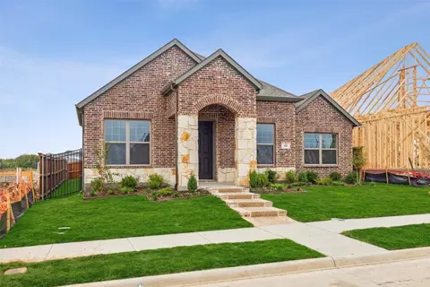 921 Gilbreath Ave, Crowley, TX 76036