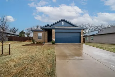 504 Countryside Dr, Aubrey, TX 76227