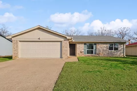 5909 Crepe Myrtle Dr, Arlington, TX 76017