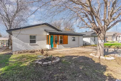 413 SW 14th St, Grand Prairie, TX 75051
