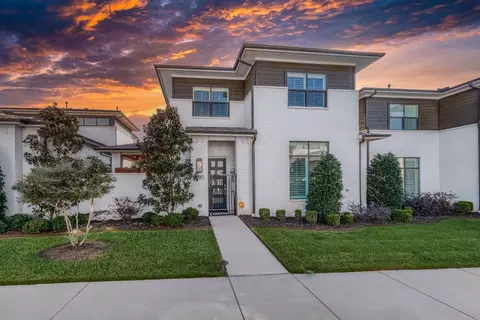 320 Nursery Ln, Fort Worth, TX 76114