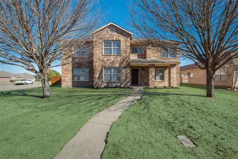 300 Teakwood Ln, Cedar Hill, TX 75104