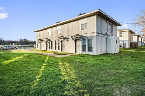 4926 Flamingo Rd, Fort Worth, TX 76119