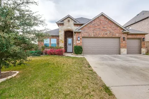 106 Martingale Trl, Oak Point, TX 75068
