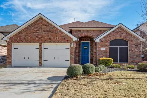 6970 Shoreview Dr, Grand Prairie, TX 75054