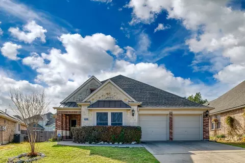 8705 Deepwood Ln, Fort Worth, TX 76123