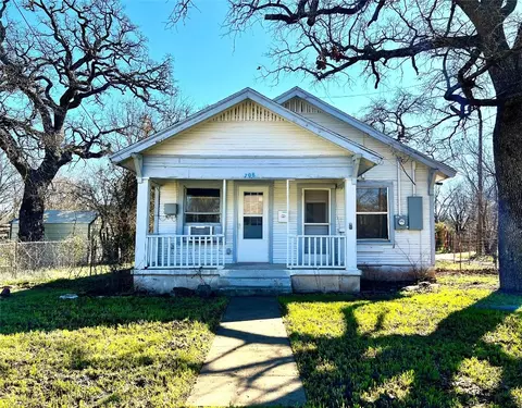 708 Avenue D, Brownwood, TX 76801