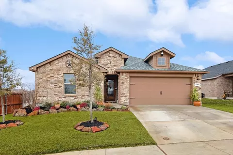 9301 Hill Topper Trl, Fort Worth, TX 76131
