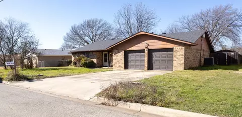 1715 Delwood Dr, Brownwood, TX 76801