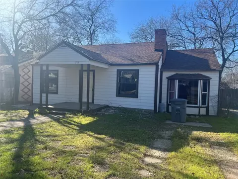 1715 Alaska Ave, Dallas, TX 75216