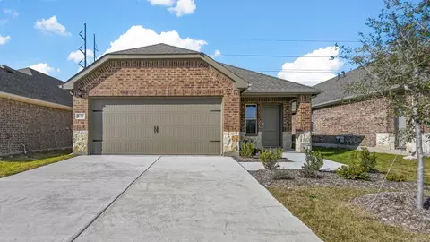 811 Footpath Dr, Lavon, TX 75166