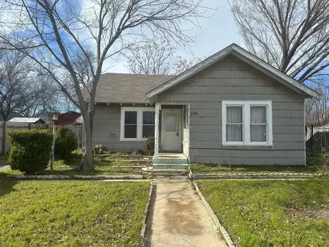 236 S Wilson St, Burleson, TX 76028