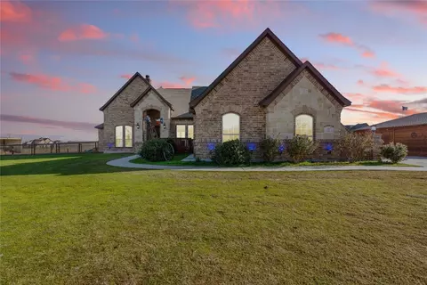 157 Spring Meadow Dr, Springtown, TX 76082