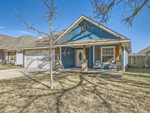 Exterior - 228 Firefly Dr, Springtown, TX 76082 photo 2 of 6