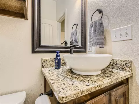 Bath - 228 Firefly Dr, Springtown, TX 76082 photo 5 of 5