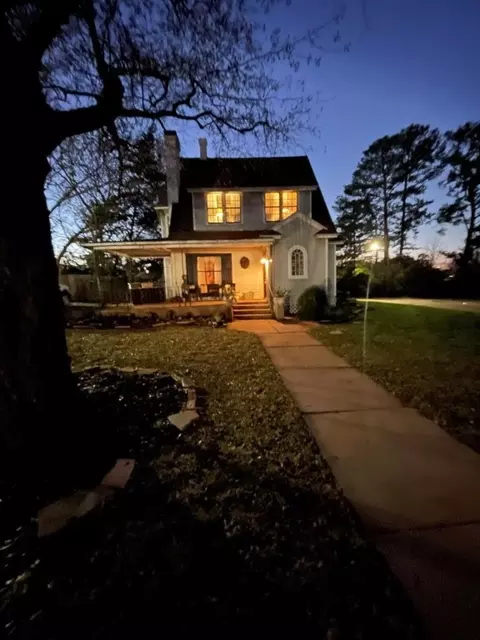 201 S Micheaux St, Palestine, TX 75801