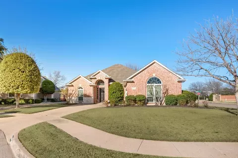 2600 Pinon Ct, Grapevine, TX 76051
