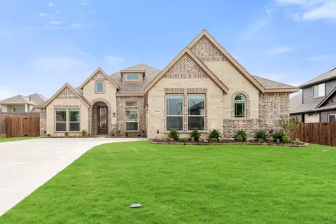 2044 Flora Ln, Desoto, TX 75115
