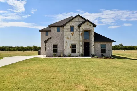 6017 Mango Dr, Sanger, TX 76266