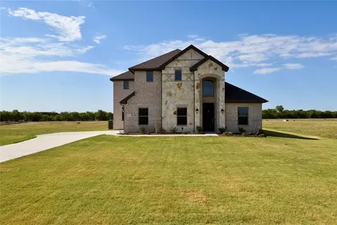6017 Mango Dr, Sanger, TX 76266 photo 2