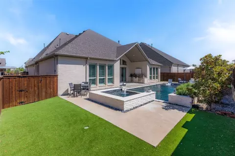 Exterior - 4121 Paddock Ln, Prosper, TX 75078 photo 9 of 11
