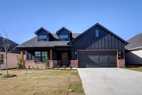 928 Rodgers Ave, Godley, TX 76044
