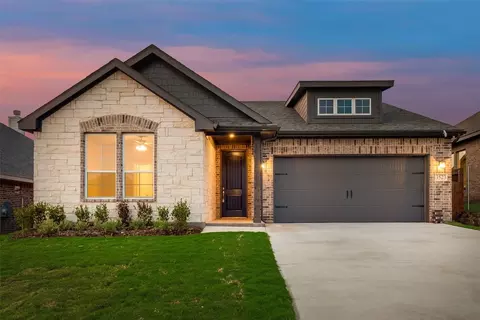 3523 Austin St, Gainesville, TX 76240
