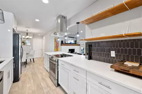 2541 Club Manor Dr, Dallas, TX 75237