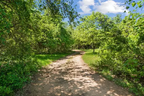 931 Adventure Trl, Granbury, TX 76049