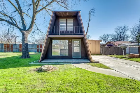 325 S Allen St, De Leon, TX 76444