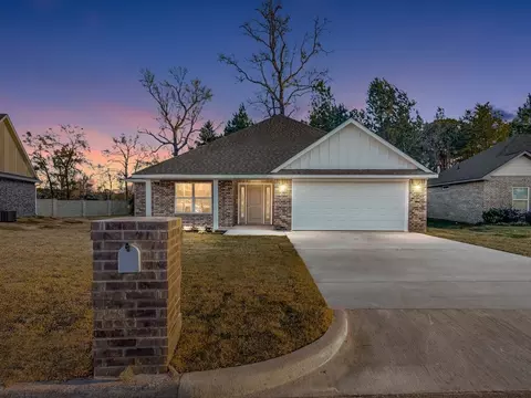 408 Saddle Brook Dr, Lufkin, TX 75904