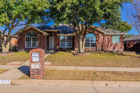 323 Choctaw Trl, Waxahachie, TX 75165
